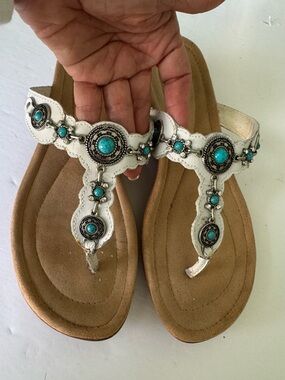 Minnetonka Embellished White Thong Sandals with Turquoise Accents
